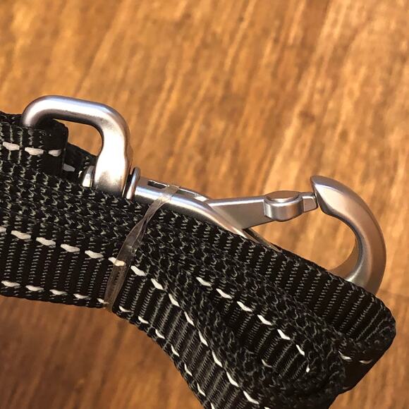 Martha Stewart Black and Silver Nylon Dog Leash - Picture 5 of 8